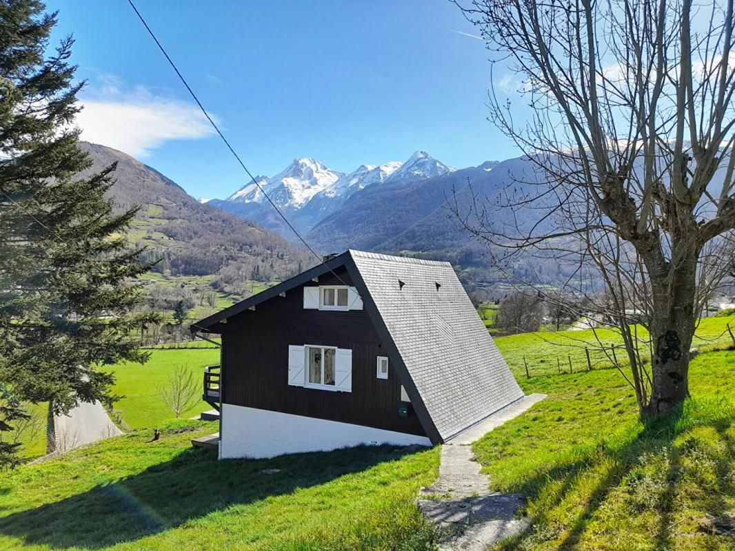 Chalet en bois avec vue sur les Pyrénées