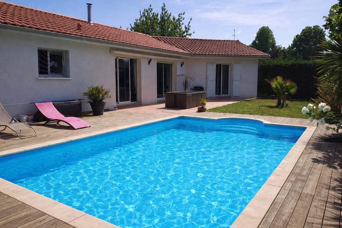 Maison Biscarrosse 114 m2 avec 4 chambres et piscine