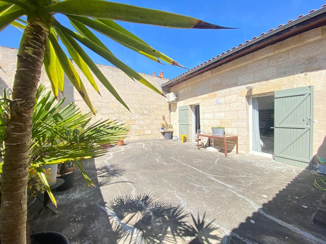 Grand appartement 2 chambres, 3 possibles, avec grande terrasse
