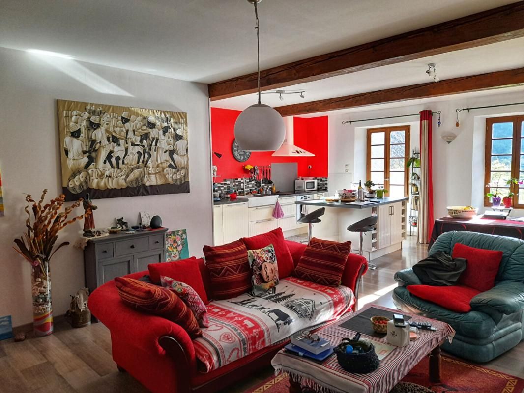 Charmante maison de village avec jardin face aux montagnes