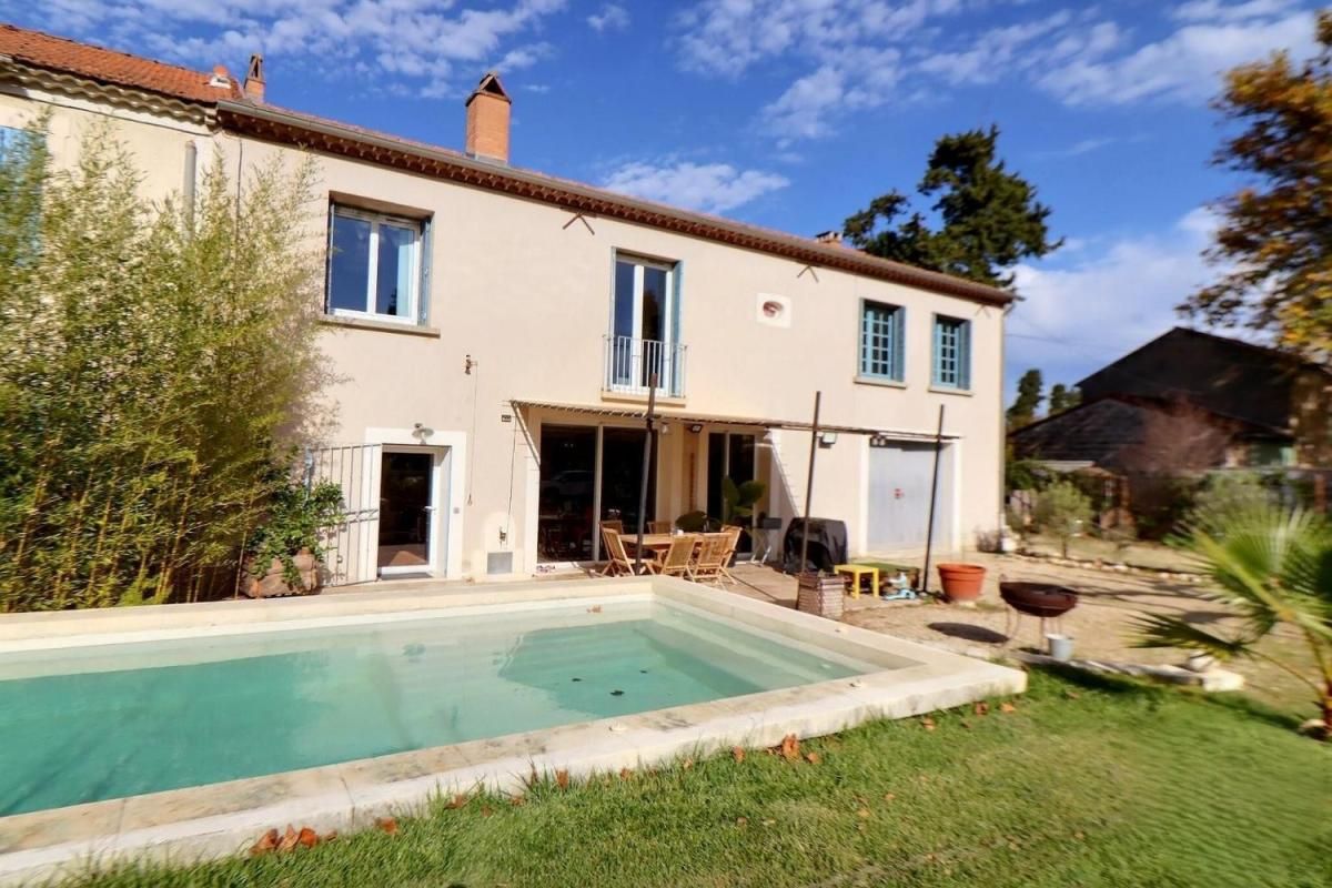 Mas rénové en campagne 200m² habitables avec jardin, piscine et garage