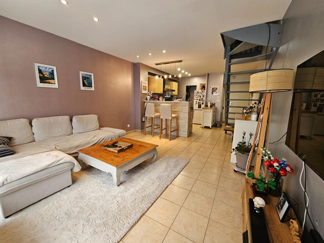 Appartement duplex 3 pièces, 68 m², Jardinet, 2 parkings