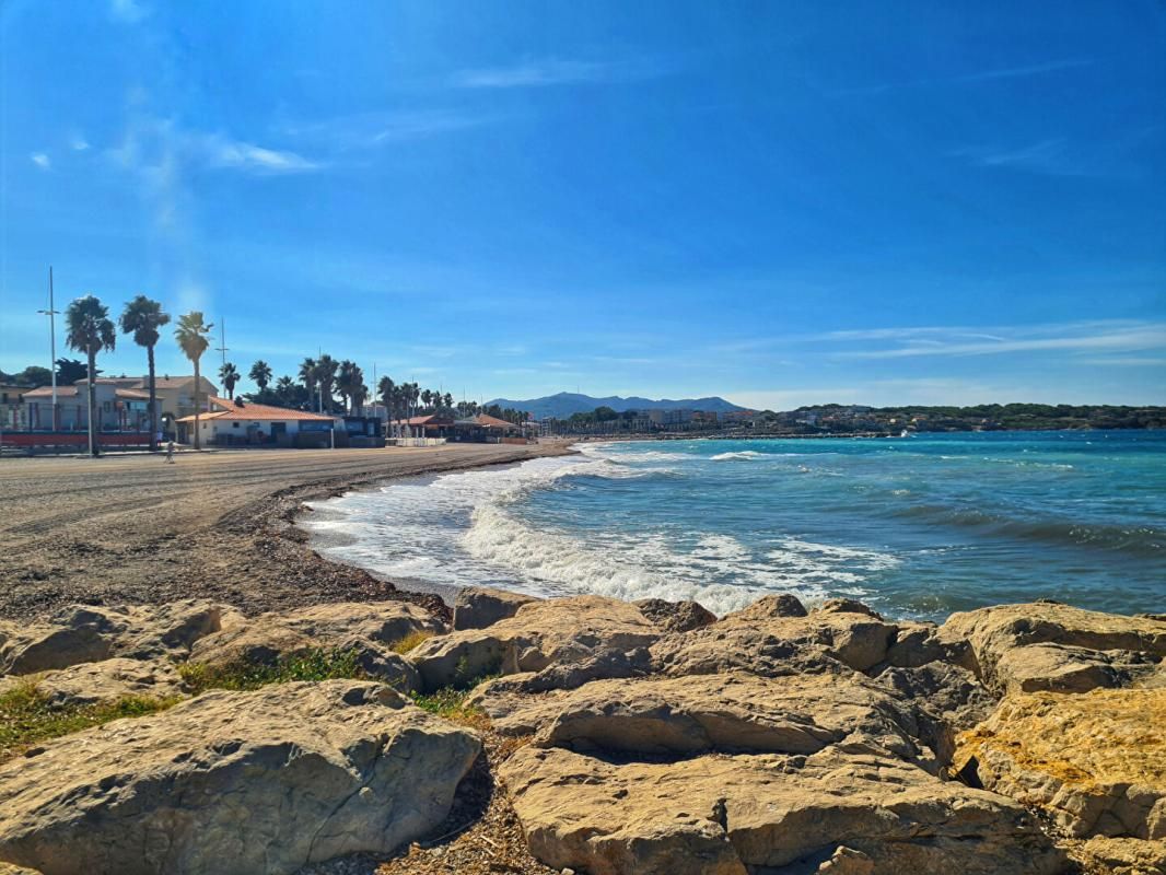 VILLA T4 PROCHE PLAGES ET COMMERCES