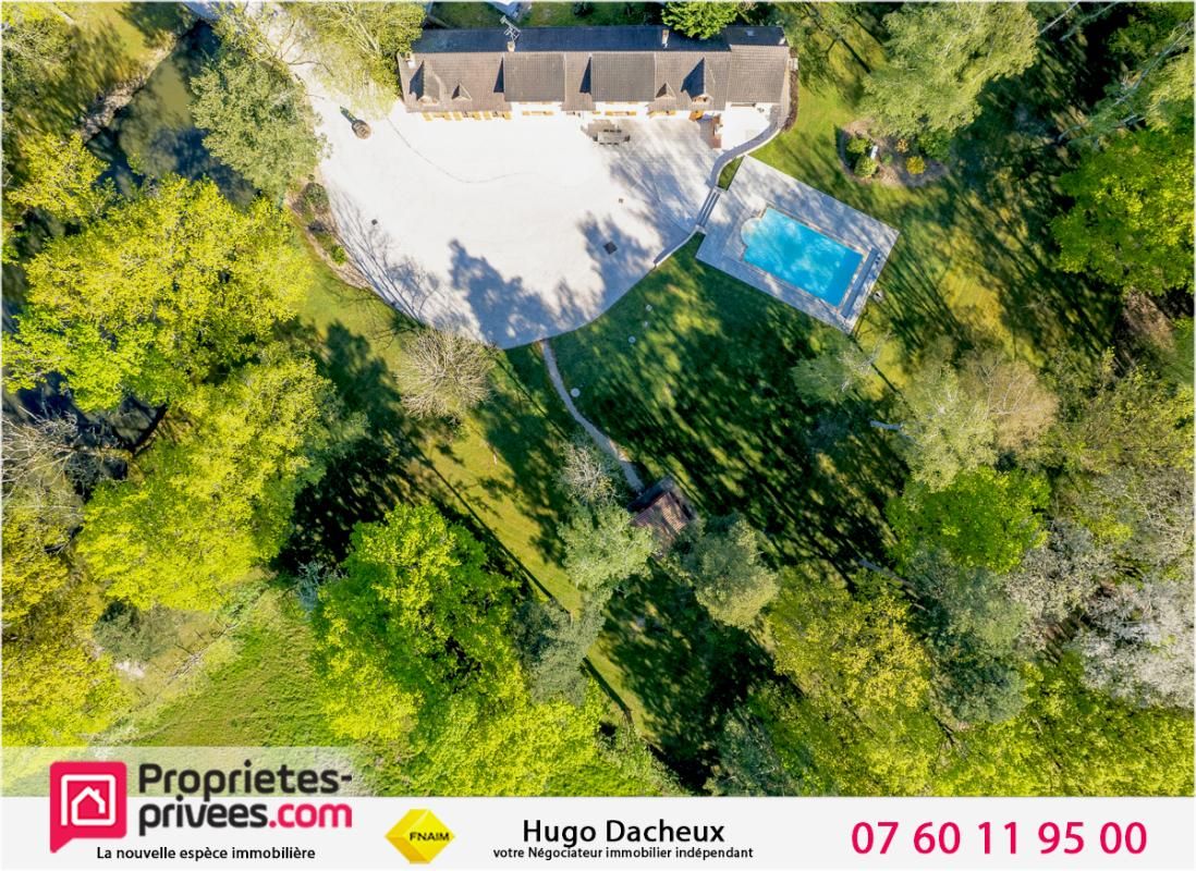 Maison Vierzon 245.35 m2 - 9 pièces - 6 chambres -