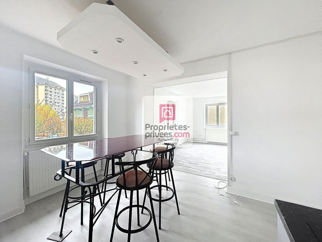 Maison 3 appartements Ugine 13 pièces 200 m2