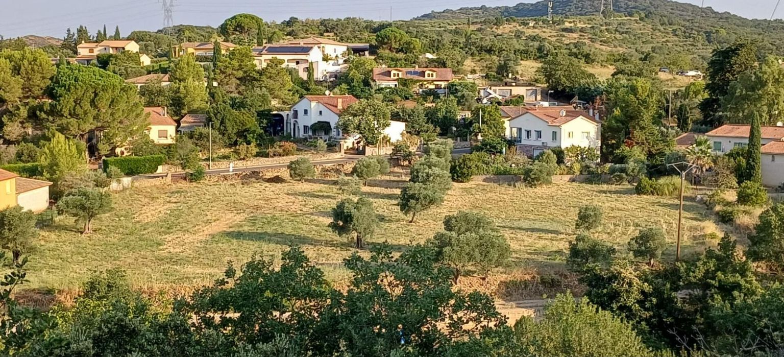Terrain viabilisé de 519m2 jolie emplacement