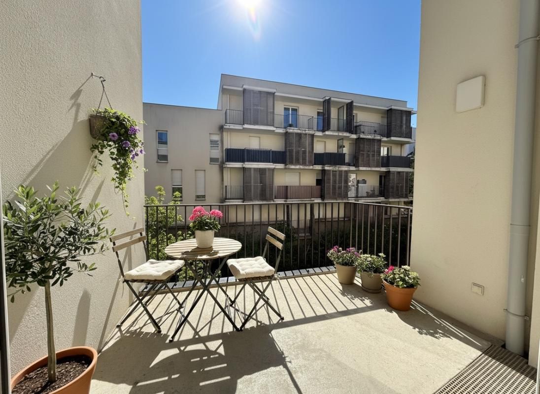 Duplex lumineux avec terrasse à deux pas de la gare cadre de vie idéal