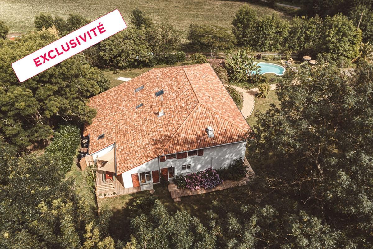 64520 BIDACHE immeuble de rapport 426 m2, piscine