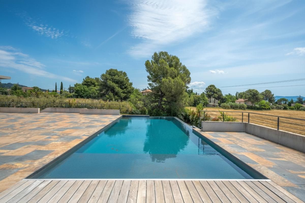 Propriété d'exception avec vue panoramique aux portes d'Aix en Provence