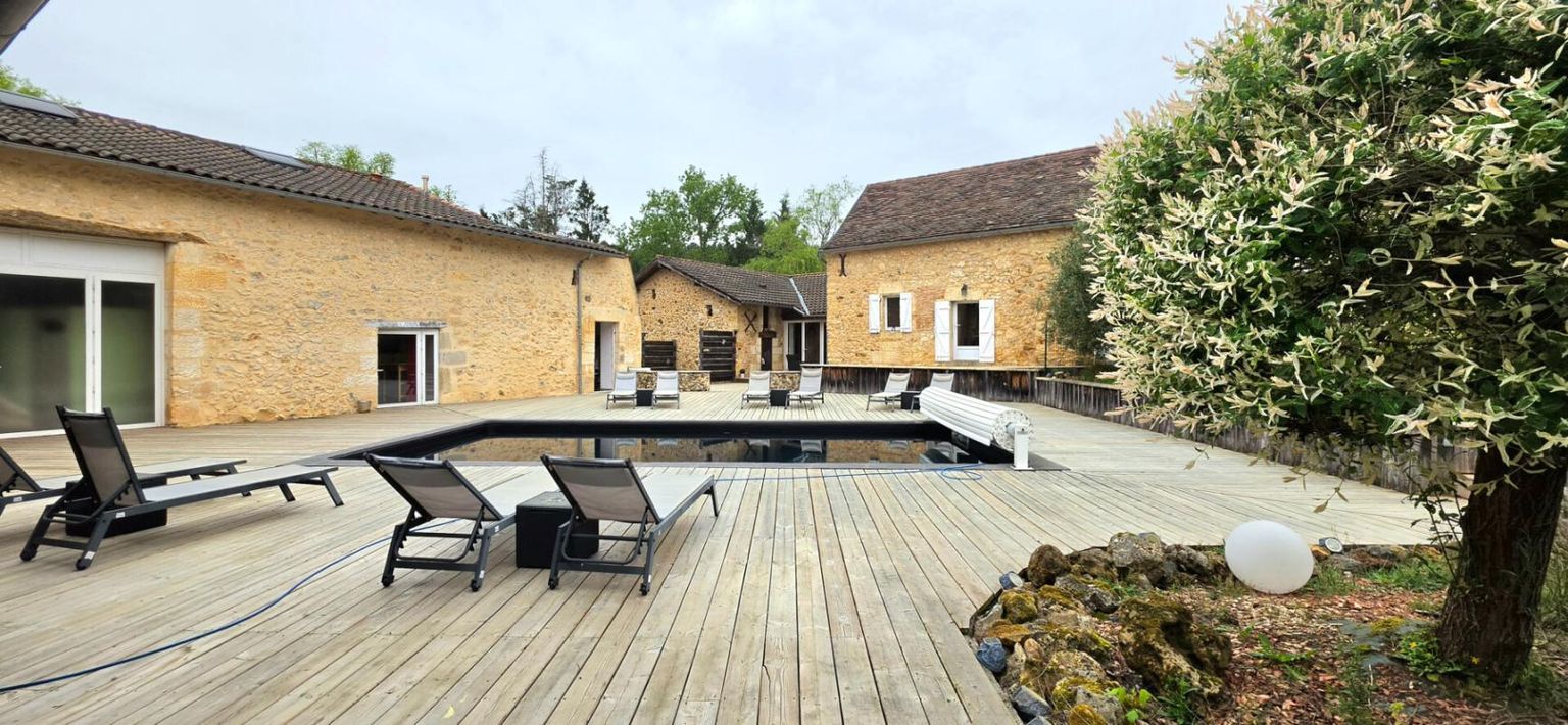 Domaine de charme au coeur du Périgord , Propriété d'exception avec activité touristique