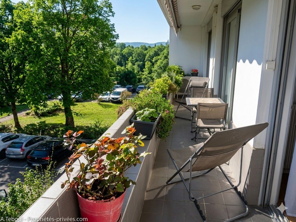 Villeurbanne : "Coeur gratte ciel " Grand T3 de 77 m2, Refait entièrement à neuf, avec Jardin & Balcon