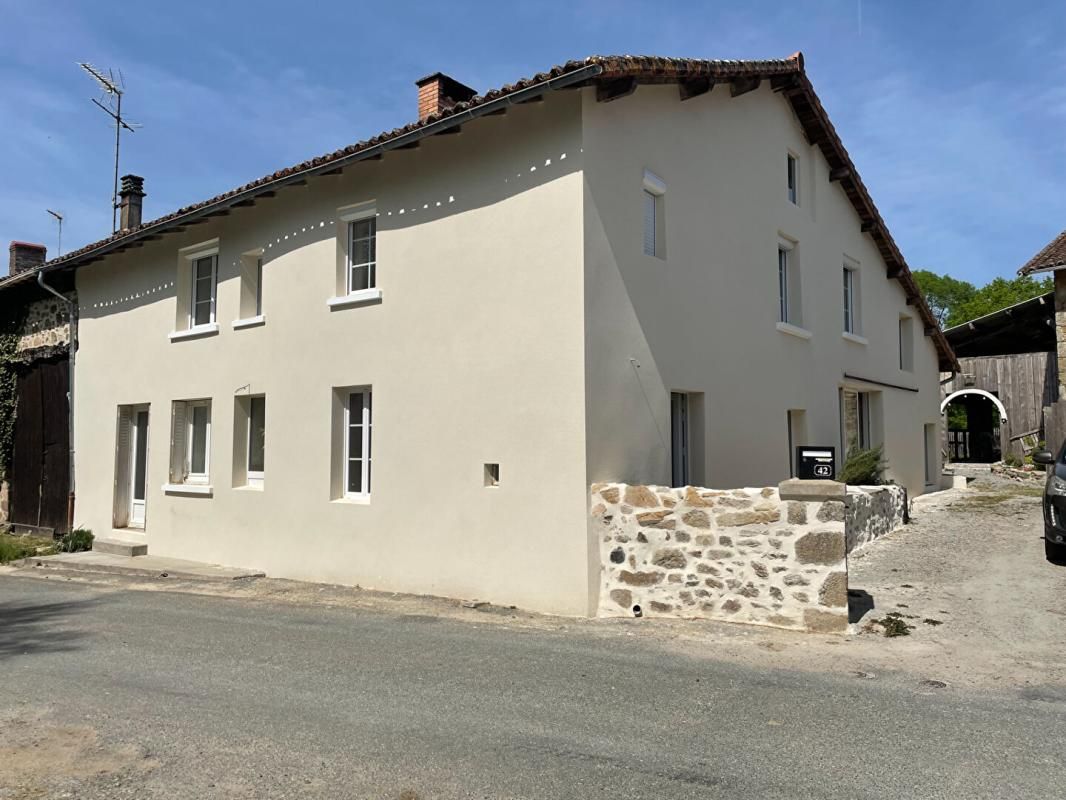 Maison proche Saint Junien 5 pièce(s) 217m2