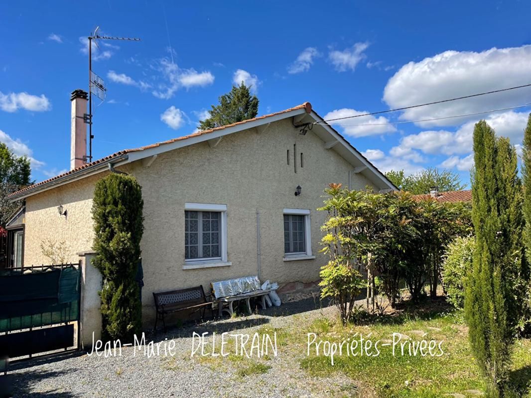 Plain-pied lumineux avec véranda 23 m² sur jardin clos ? Pays Foyen