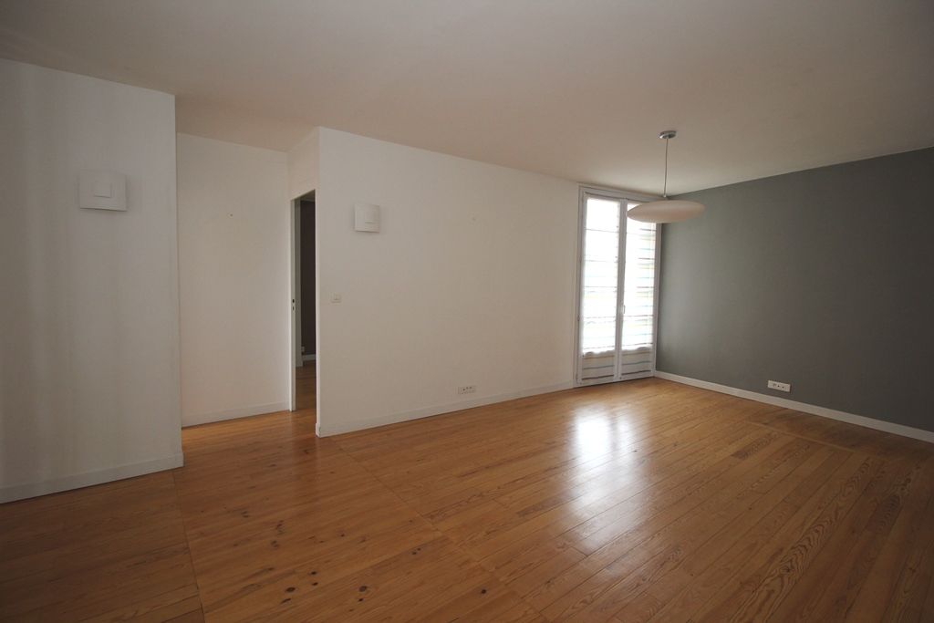 BORDEAUX CHARTRONS / BASSINS À FLOT 64 rue du Commandant Hautreux-APPARTEMENT MEUBLÉ TRAVERSANT-DERNIER ÉTAGE-PARKING