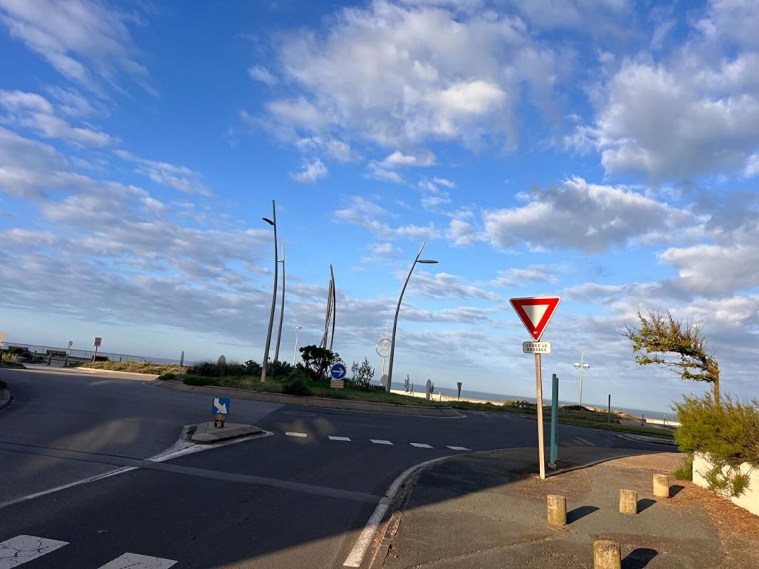 Saint Hilaire de Riez-T2 + Alcôve 54m² - VUE MER - 50m Plage des Demoiselles - Parking & Cave