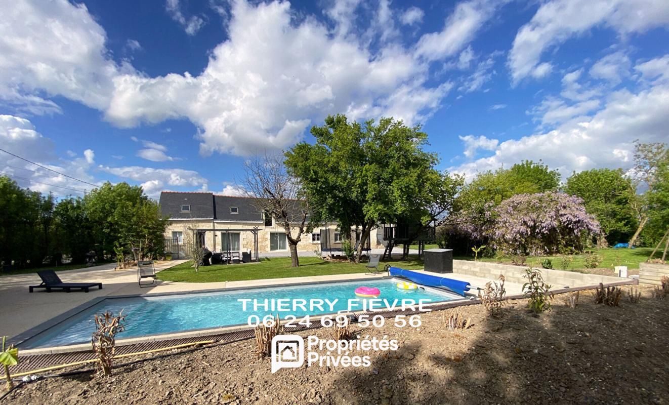 Varennes Sur Loire 49730 - Maison familiale de 145 m2 avec piscine et dépendance
