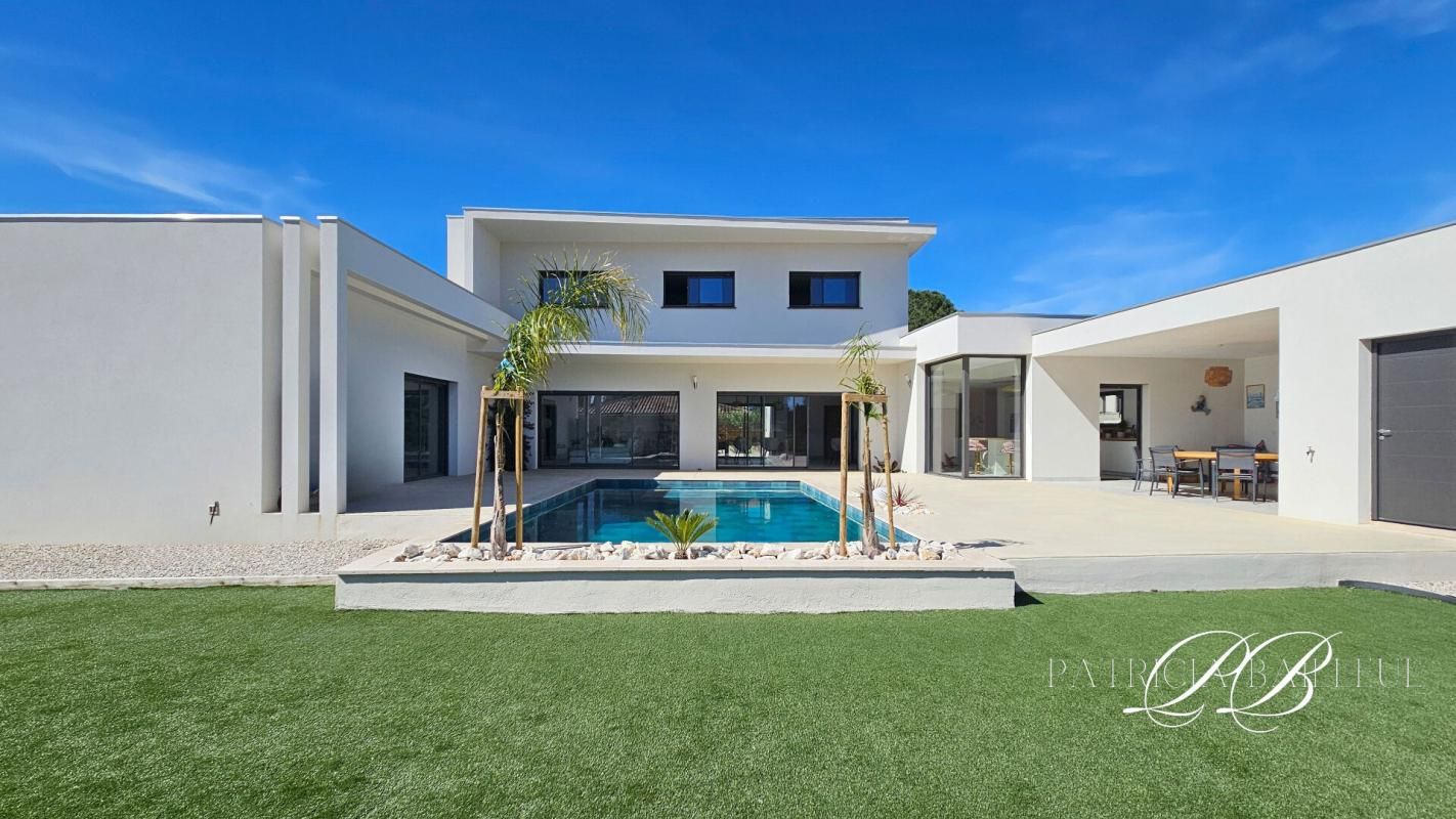 Villa contemporaine de 280m² à Saint-Feliu d'avall