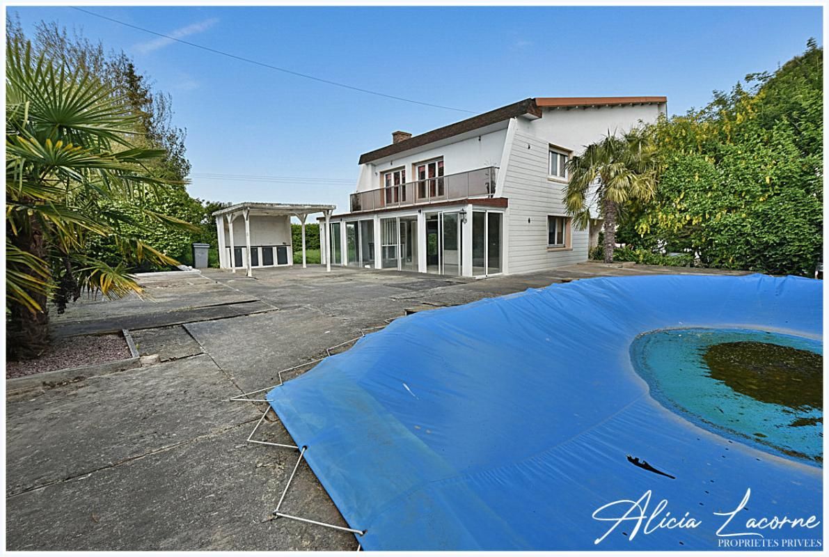 Maison St Sauveur D Emalleville 10 pièce(s) 295 m2