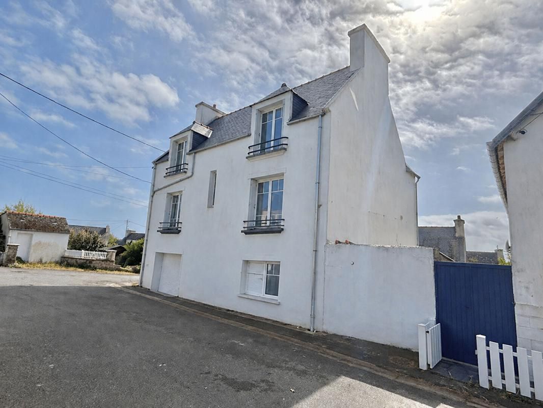 Plouhinec - 29780 -maison 4 chambres sur sous-sol total et garage, avec jardin