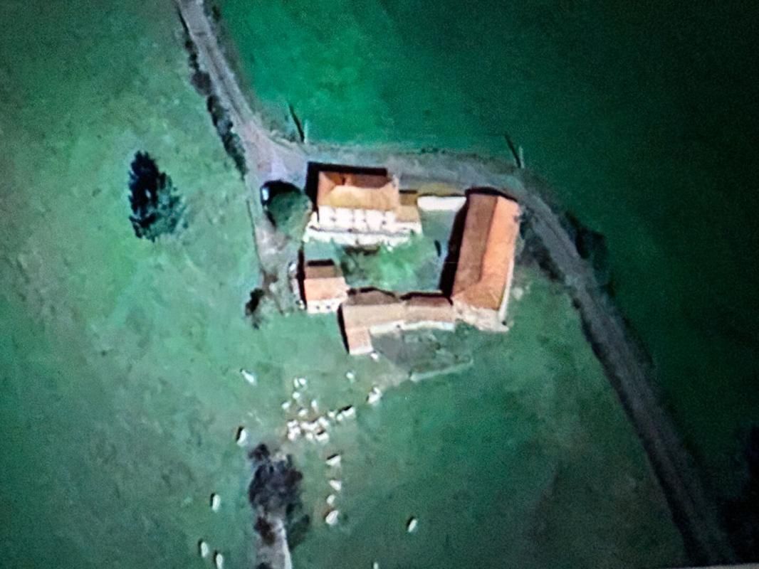 Corps de ferme Bully avec une maison d'habitation de 107 m² rénovée