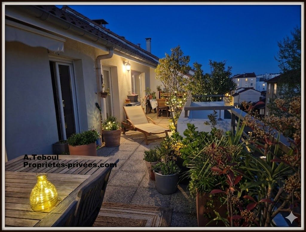 TOIT/TERRASSE SUR VILLEURBANNE/ GRATTE CIEL NORD :DERNIER ETAGE DE 126M² AVEC TERRASSE DE 35M² CIEL OUVERT