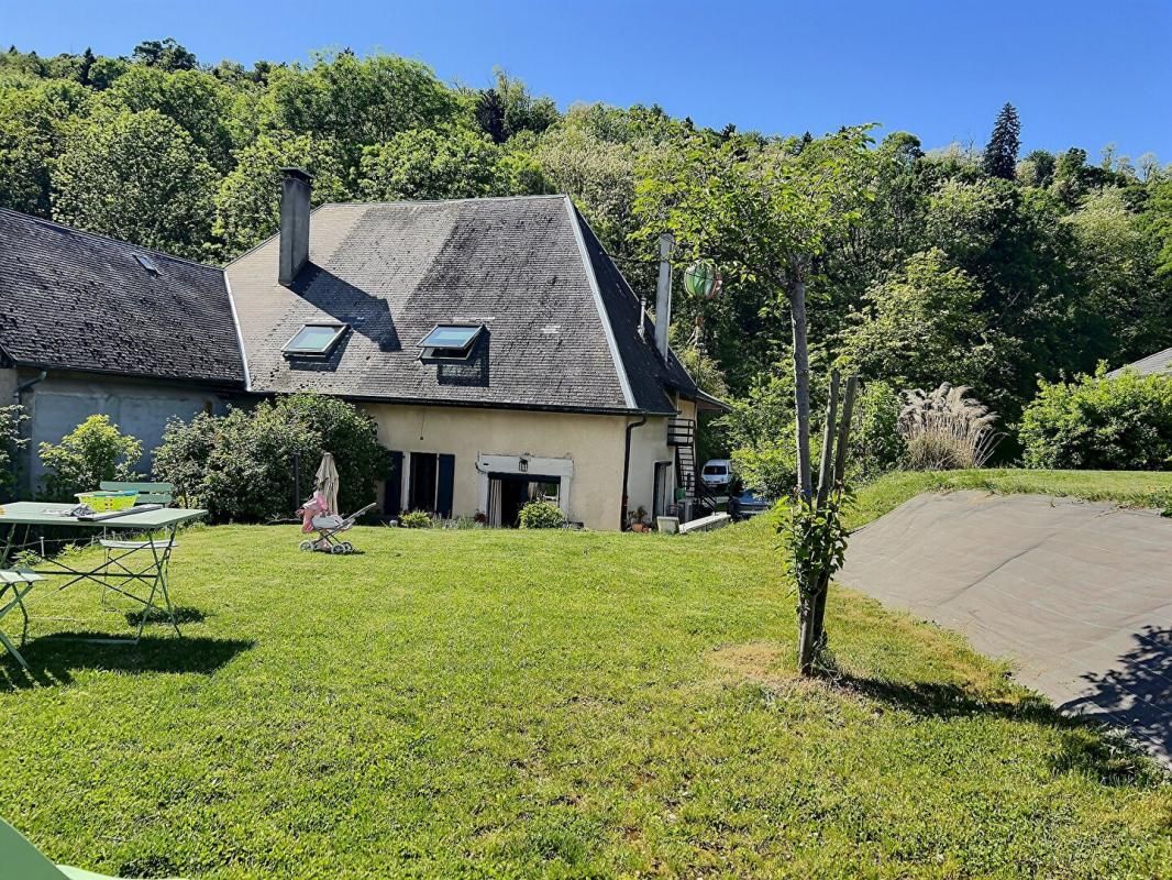 EN EXCLUSIVITE - Maison mitoyenne rénovée sortie Rumilly 4 pièces 119.93 m2