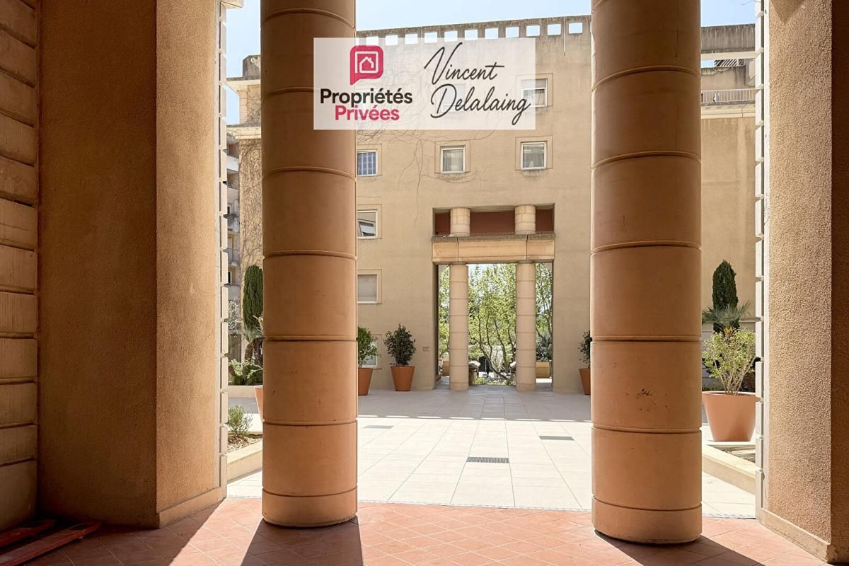 Grand duplex au centre dans résidence de standing avec parking