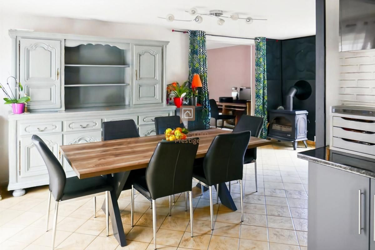 Charmante Maison familiale Soignée avec jardin paysager