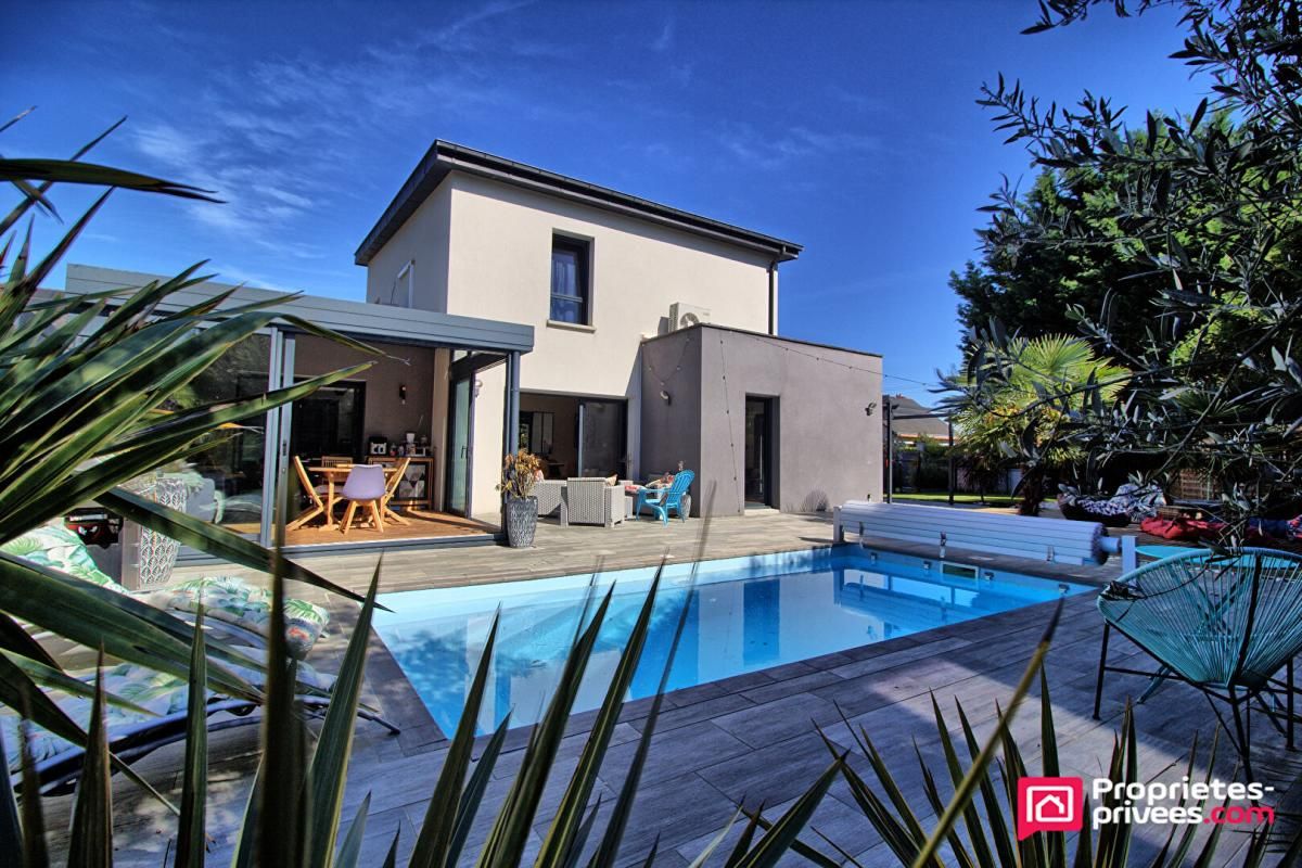 Maison 8 pièce(s) 220 m2