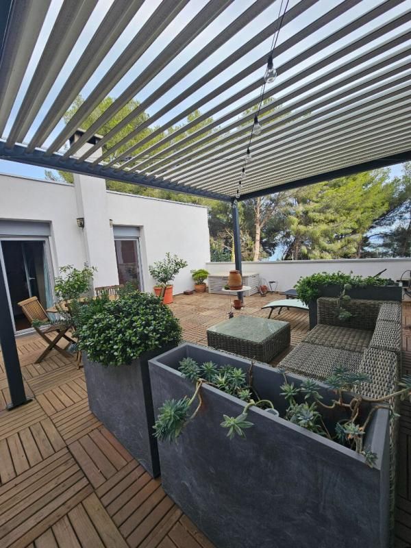 Appartement Duplex 6 pièce(s) de 110 m2(156m2) avec jardin et terrasses sans Vis à Vis vu sur l'Etang
