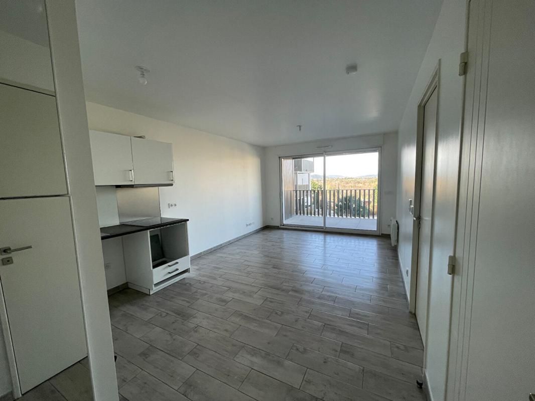 Plage, Nature et Piscine - T2 récent + parking - Hyères (83400)