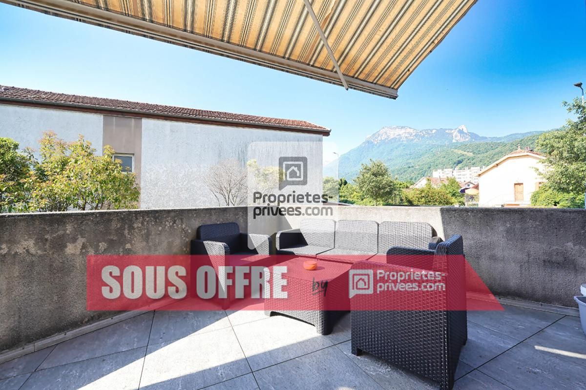 SEYSSINET PARISET T3 de 68m2 + Garage, Parkings & Cave