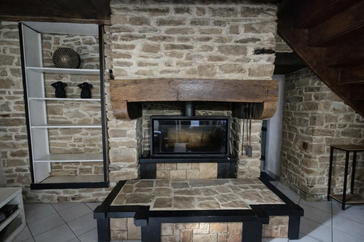 Belle Longère atypique de 162 m2 habitables, rénovée avec goût dans le Morbihan (15 kms de Lorient -2.5 km d'Hennebont - 6 kms de Languidic - 15 kms de la mer)