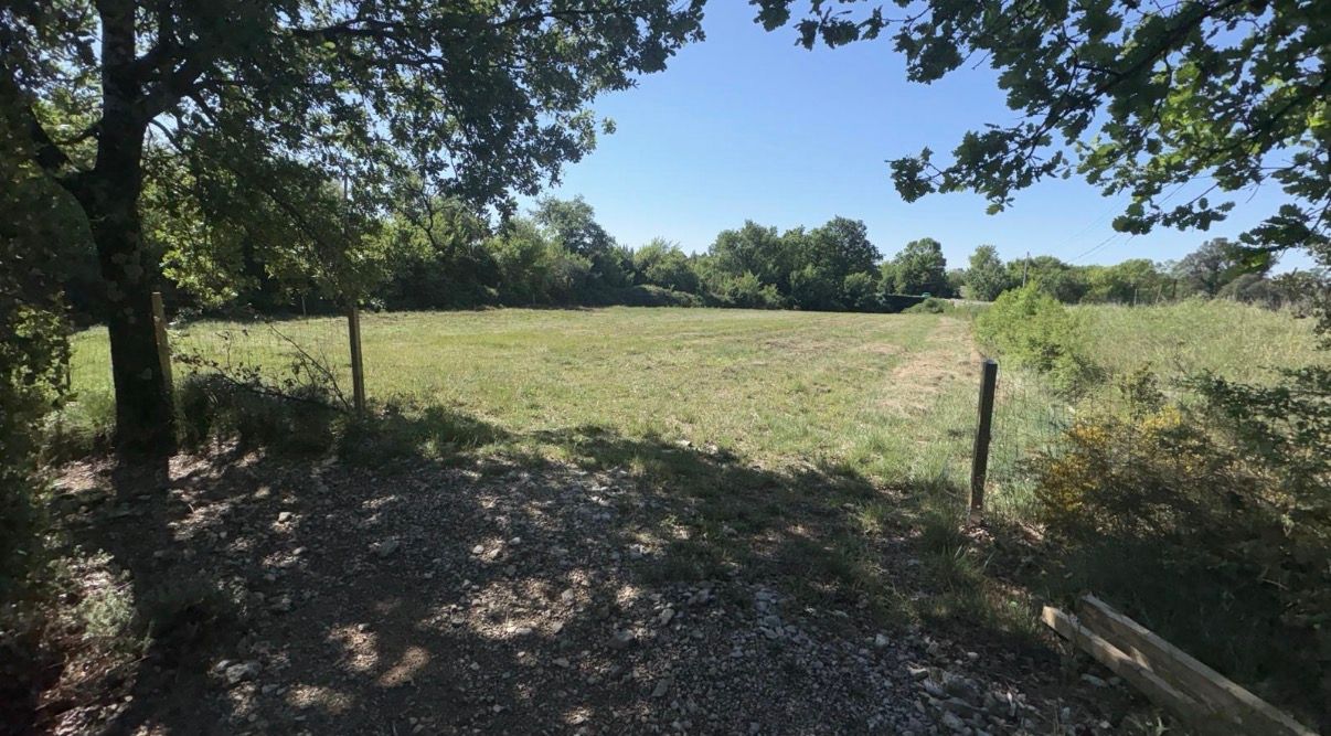 Terrain naturel de 3 421 m² Cadre privilégié