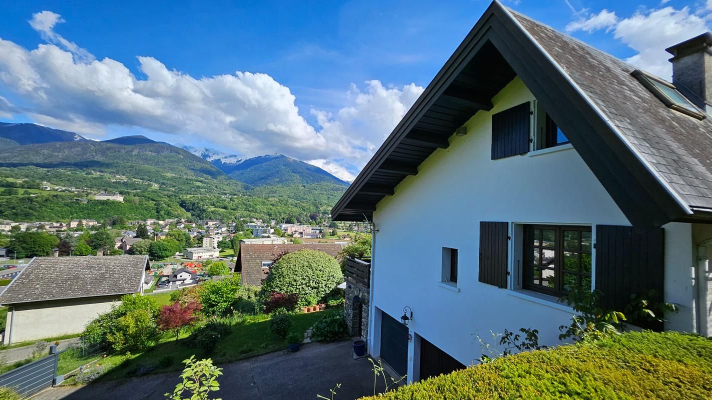 Maison d'architecte 8P 252 m² VALGELON-LA ROCHETTE (73110)