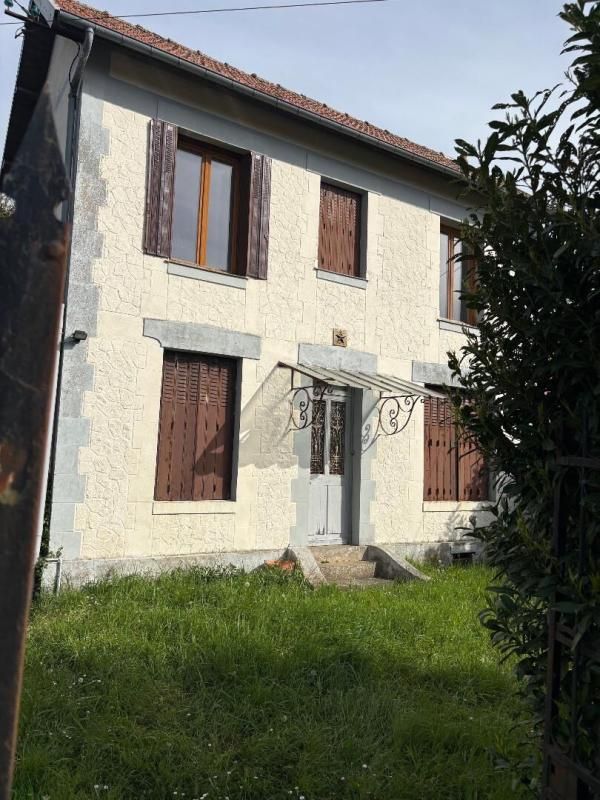 Maison 86 pièce(s) 87 m2 Centre ville de beuzeville