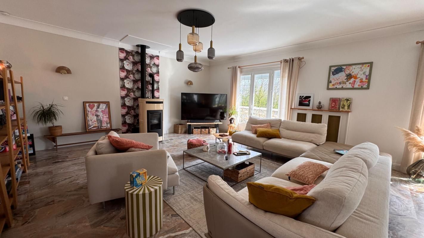 Maison architecte à Favières 7 pièce(s) RARE sur le secteur