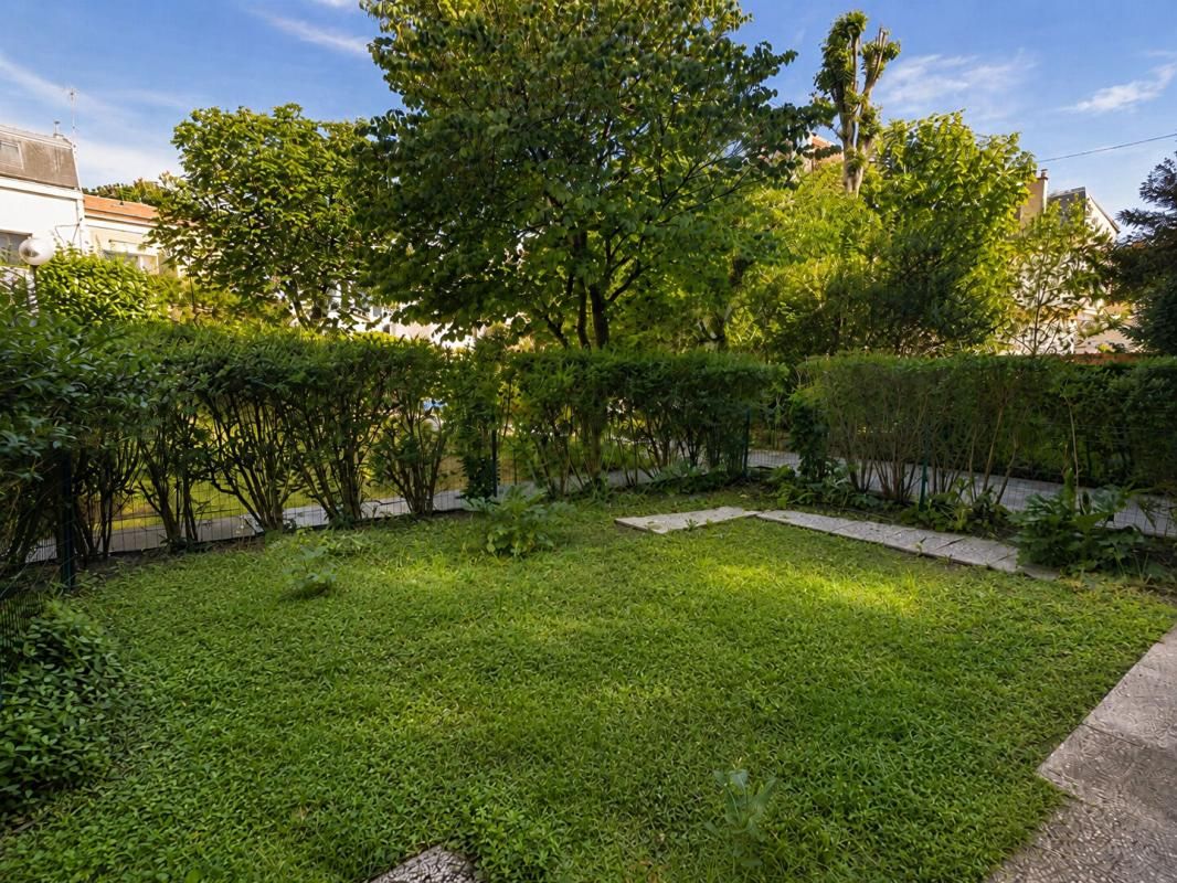 Nanterre-Ville ? Appartement avec jardin, terrasse et potentiel T4