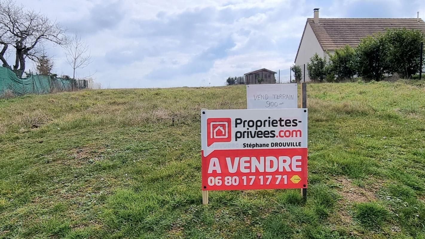 PROCHE BERCHERES SAINT GERMAIN - Beau terrain à bâtir de 876 m²