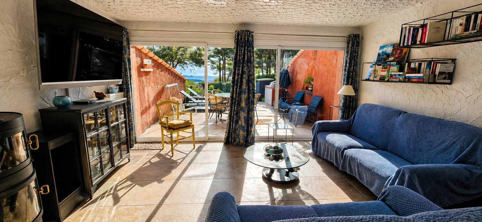 Maison Agay 2 pièce(s) 60.7 m2 avec jardin + parking