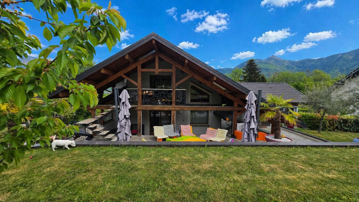 Grande maison familiale à Curienne, 208 m2 sur parcelle de 1600m²