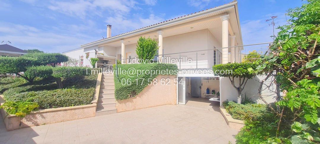 Jolie villa de 156m² avec grand garage/piscine sur jardin paysager de 1161m²