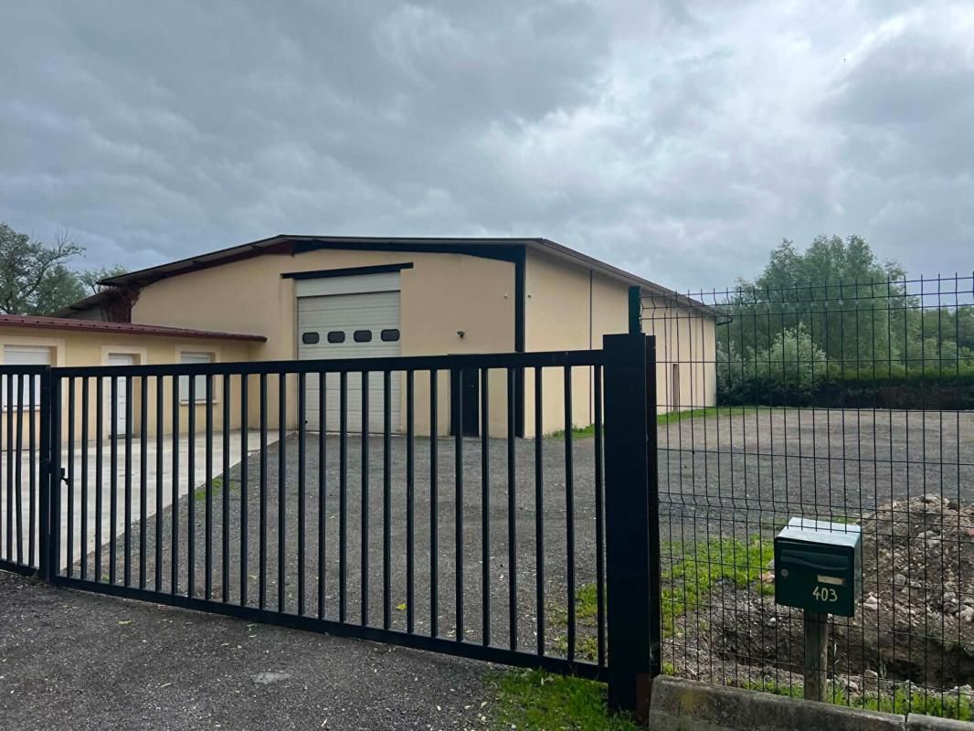 Entrepôt individuelle 380m2 sur 1 000m2 de terrain
