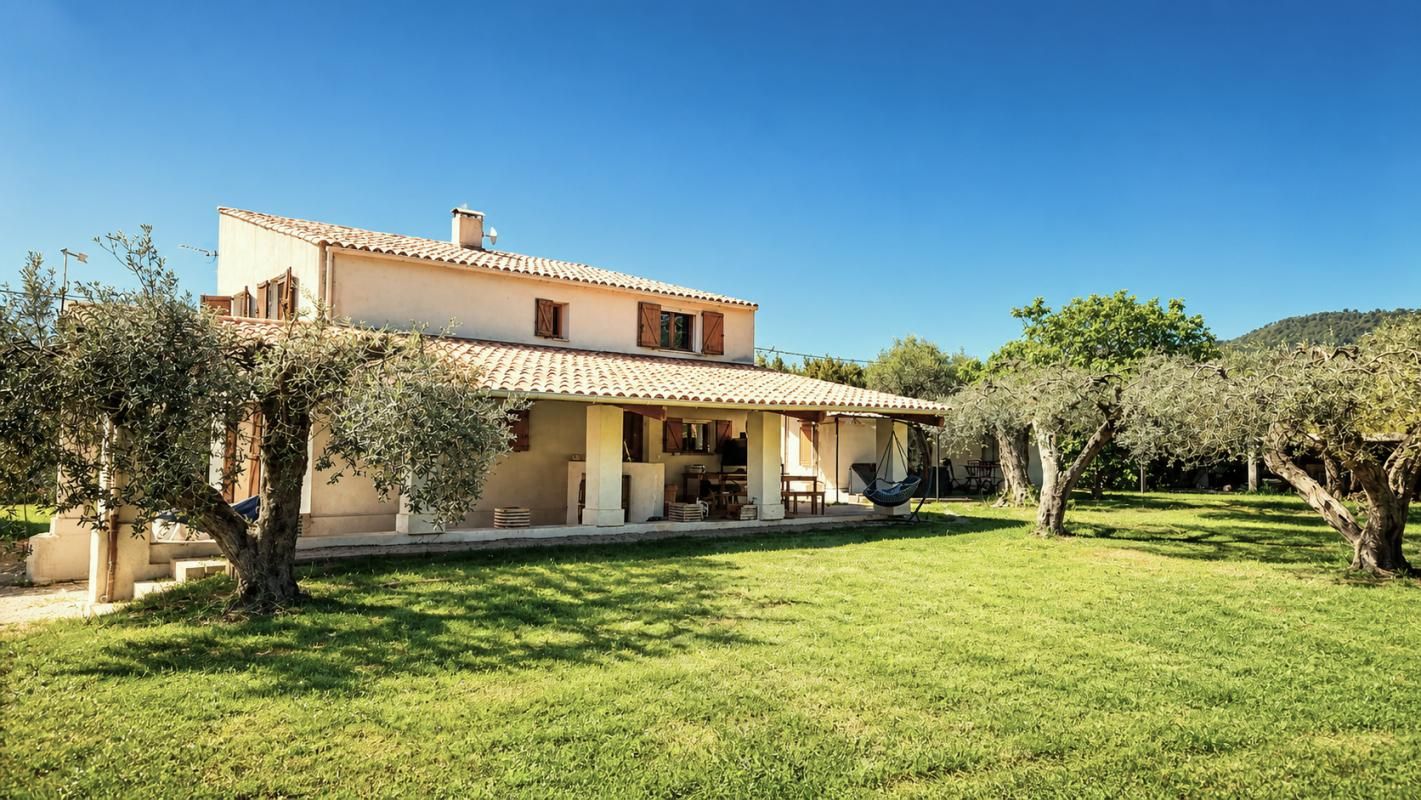 Propriété de charme sur 5 000 m² zone UB