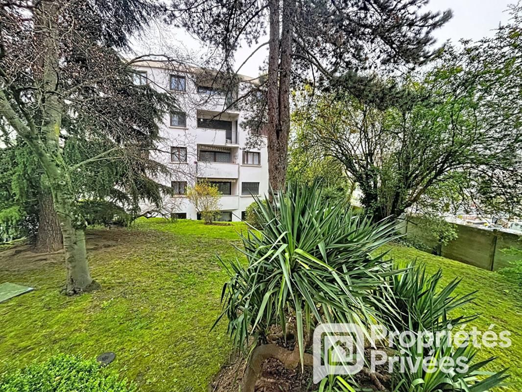 CHÂTENAY-MALABRY - GRAND 3/4 PIÈCES ÉVOLUTIF AVEC GARAGE, BALCON ET FORT POTENTIEL