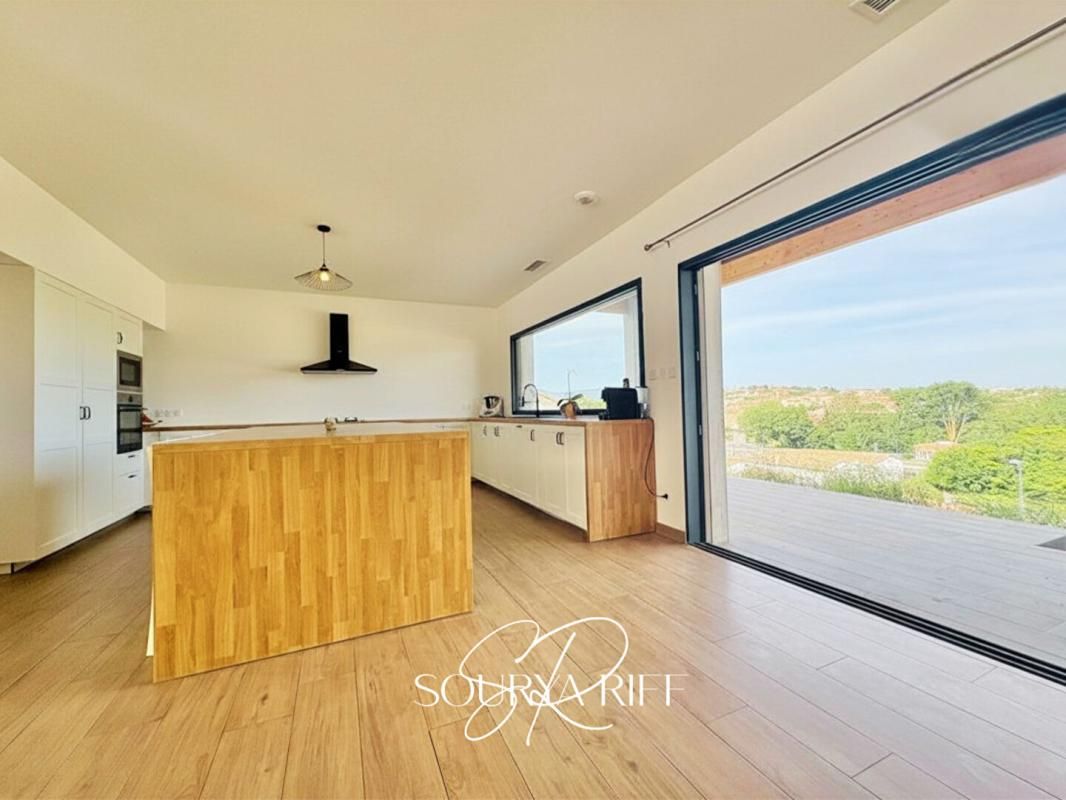 EXCLUSIVITÉ - Villa d'architecte avec piscine et vue panoramique exceptionnelle