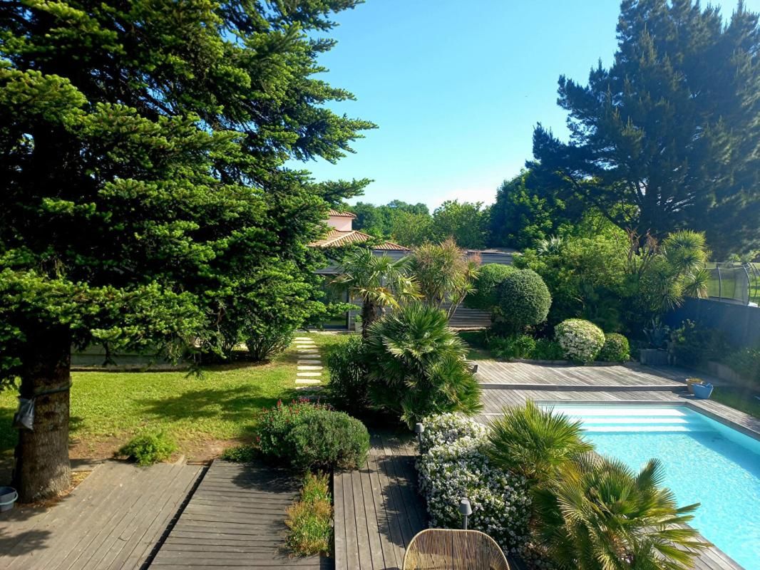 La Baule maison et son annexe sur terrain de 1500 m2 avec piscine