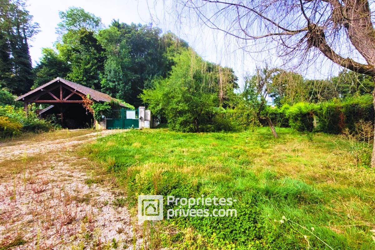 Terrain constructible à vendre - 635 m2