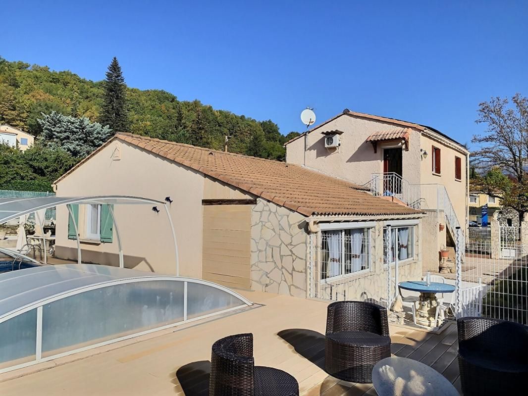 Maison individuelle 6 pièces 3 chambres 130 m2 Thoard (04380)