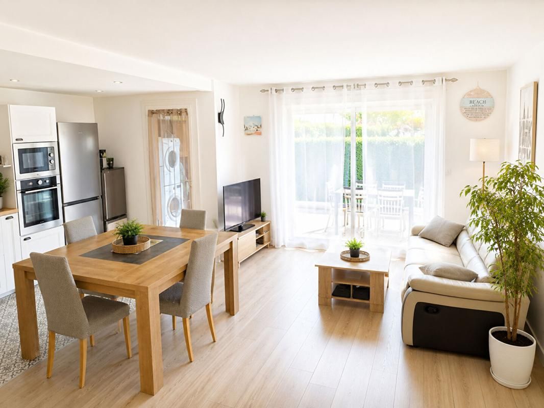 Maison 4 pièce(s) 90 m2 avec extérieur et panneaux solaires